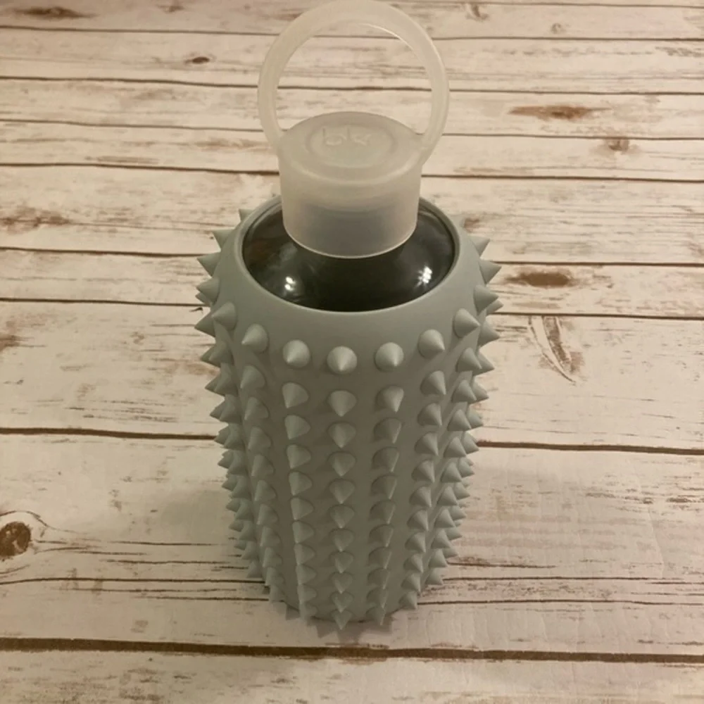 BKR Water Bottle Spiked London Gray Sleeve